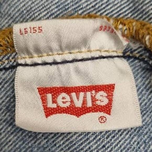 Levi's 501 Button Fly Cut Off Mom Denim Jean Shorts Size 28 - Picture 12 of 12